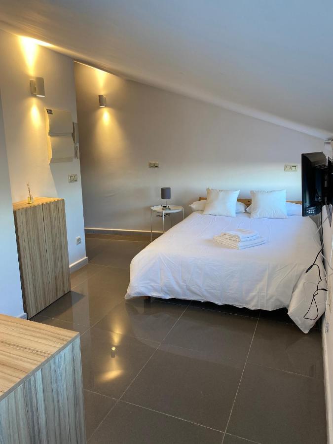 Apartamentos Fuente Arriba Poyales Del Hoyo Esterno foto